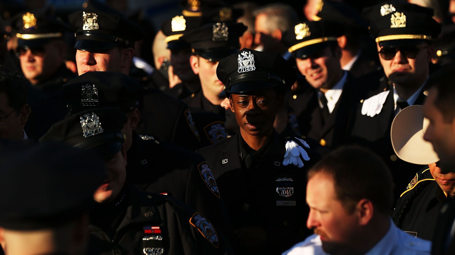 Des milliers de policiers aux obsèques d'un des leurs à New York