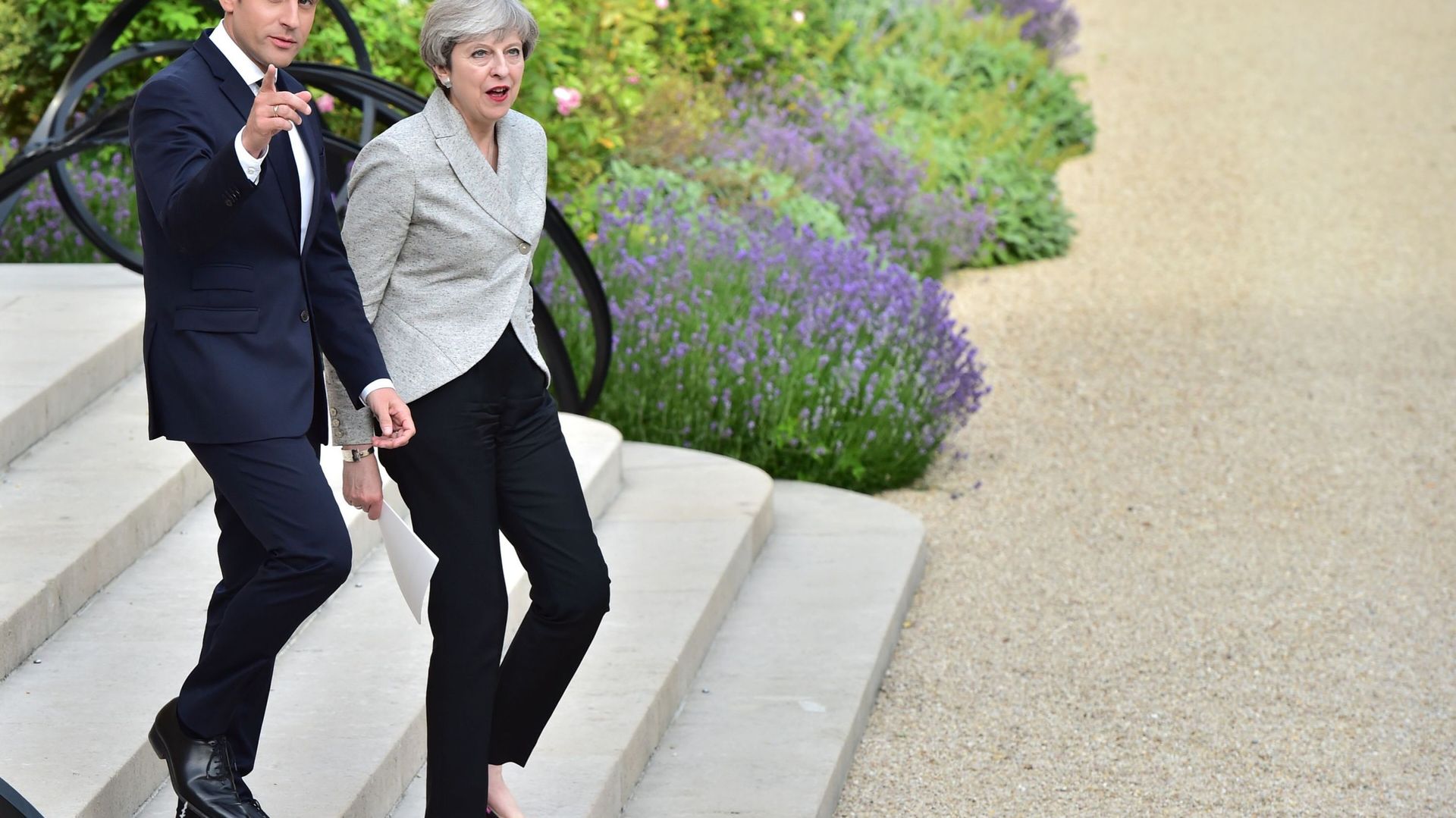 Brexit: Theresa May annonce le maintien du calendrier 