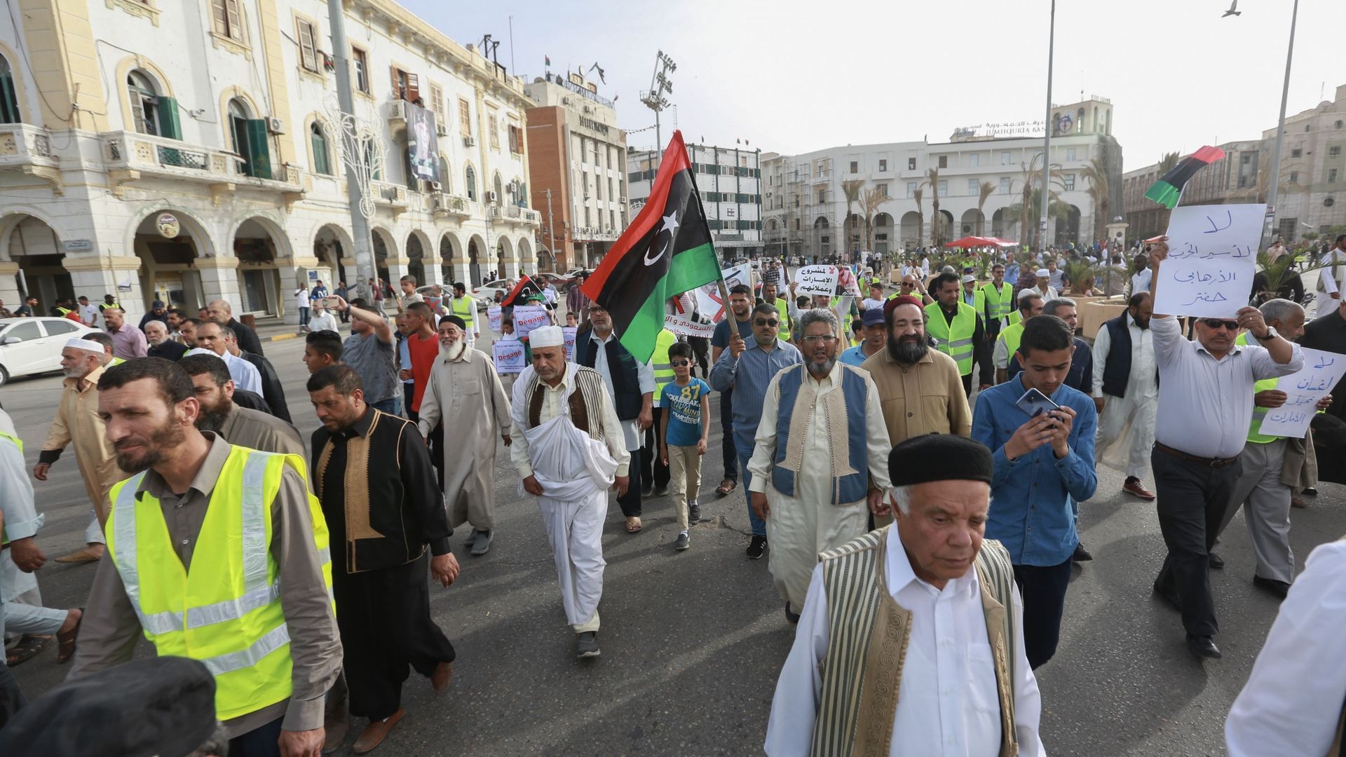 Les Libyens demandaient la fin de l'escalade militaire dans une manifestation de protestation contre le maréchal Khalifa Haftar, place des Martyrs à Tripoli, ce vendredi 3 mai 2019.