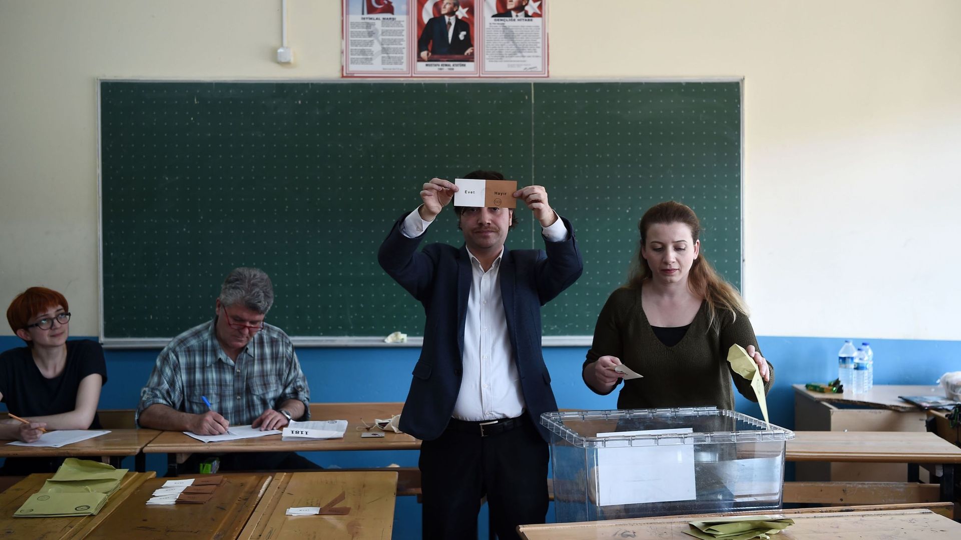 Référendum en Turquie: l'opposition conteste une décision du Conseil électoral