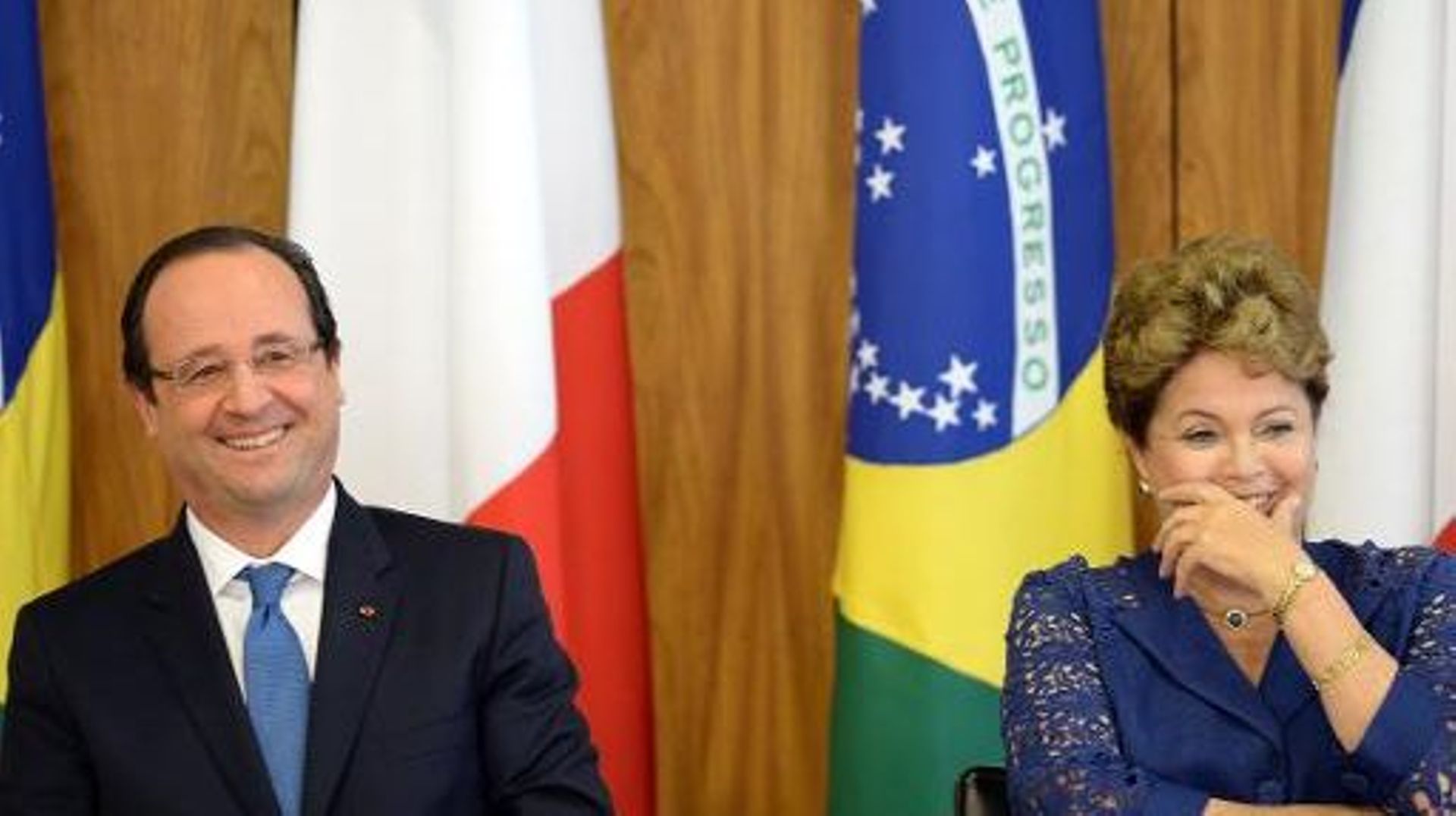 François Hollande et la présidente brésilienne Dilma Rousseff à Brasilia, le 12 décembre 2012 