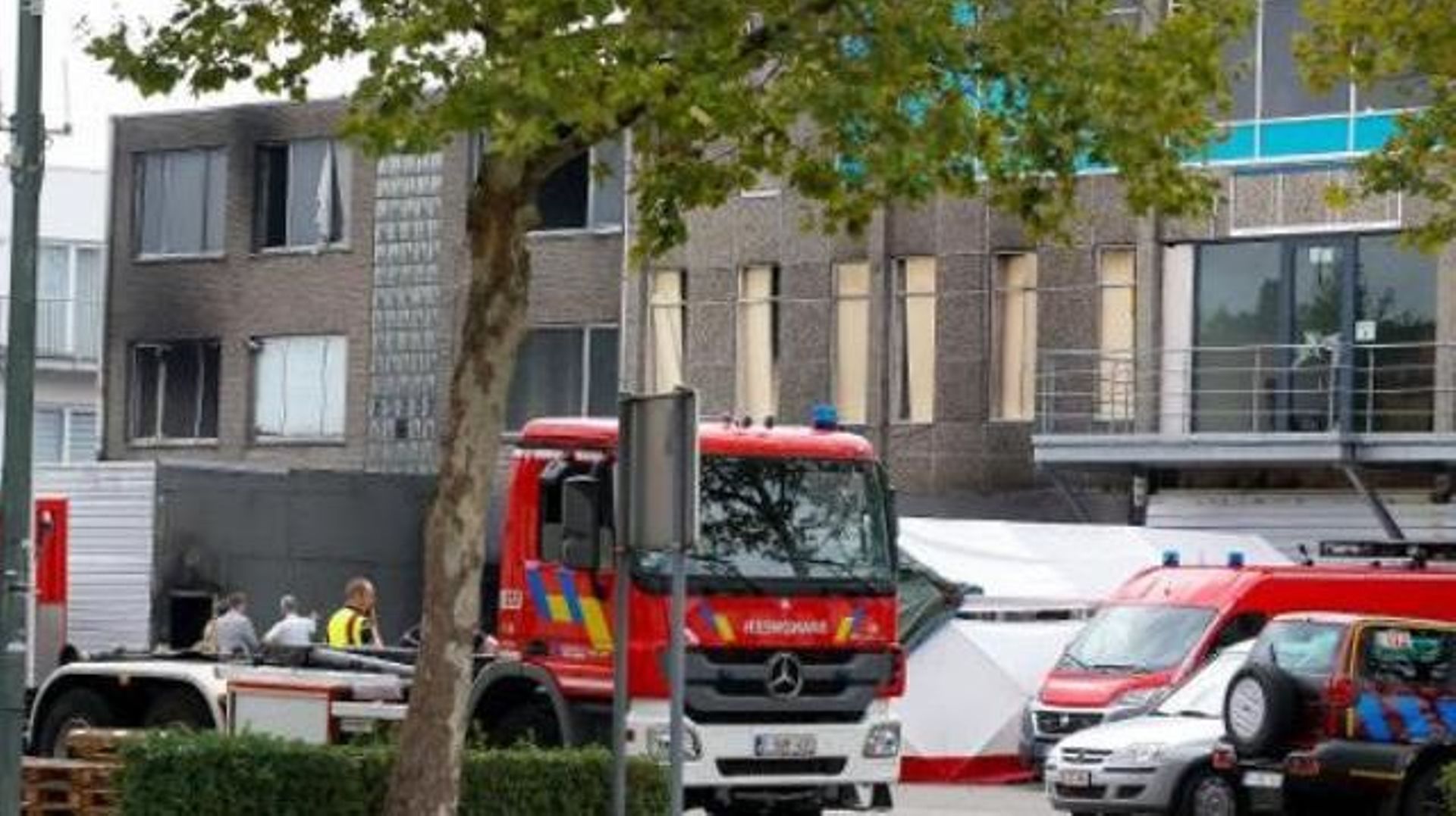 Une minute de silence à la caserne de Bruxelles en hommage aux pompiers de Beringen