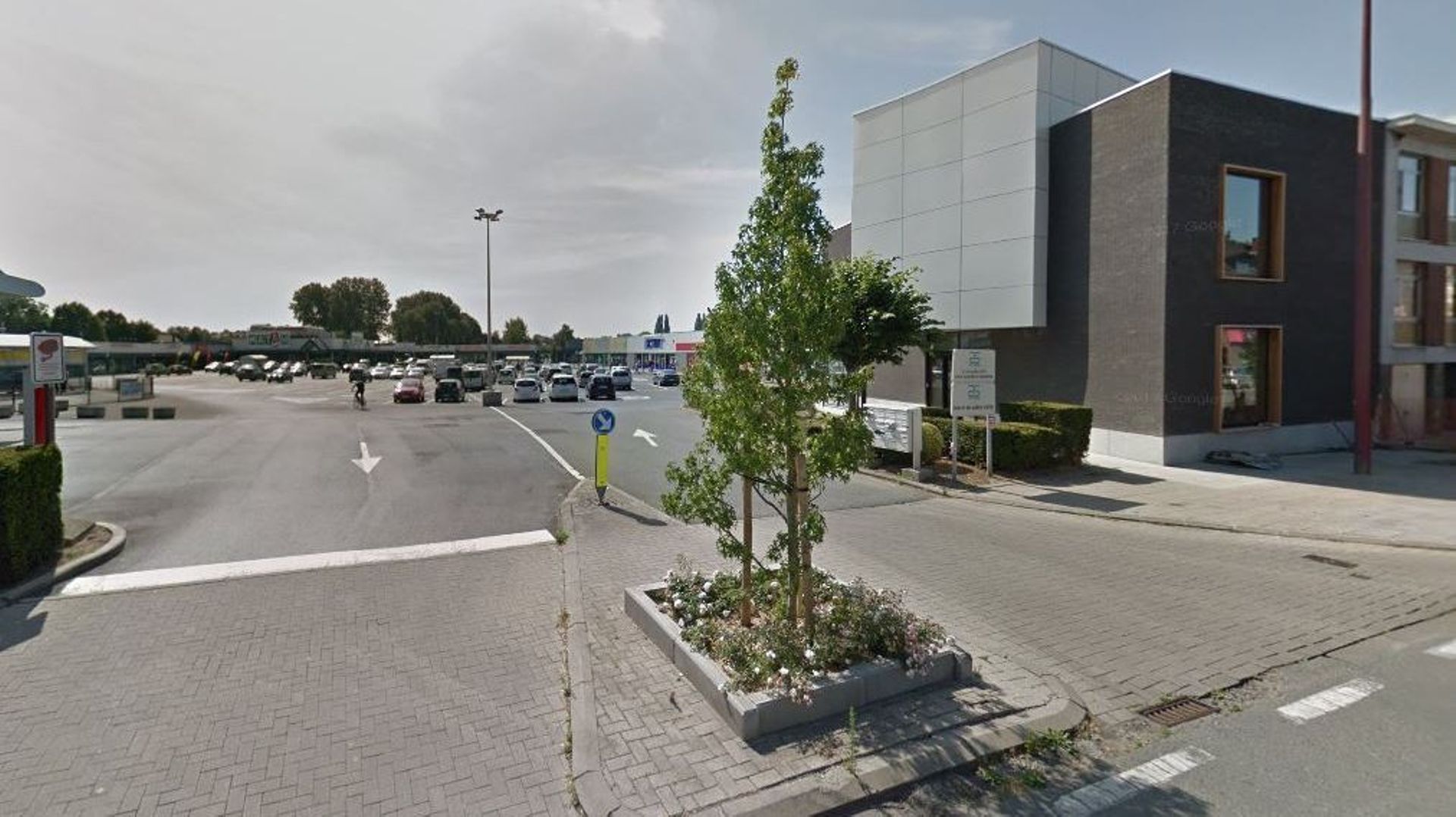Le parking du "Match" de la chaussée de Bruxelles à Ath