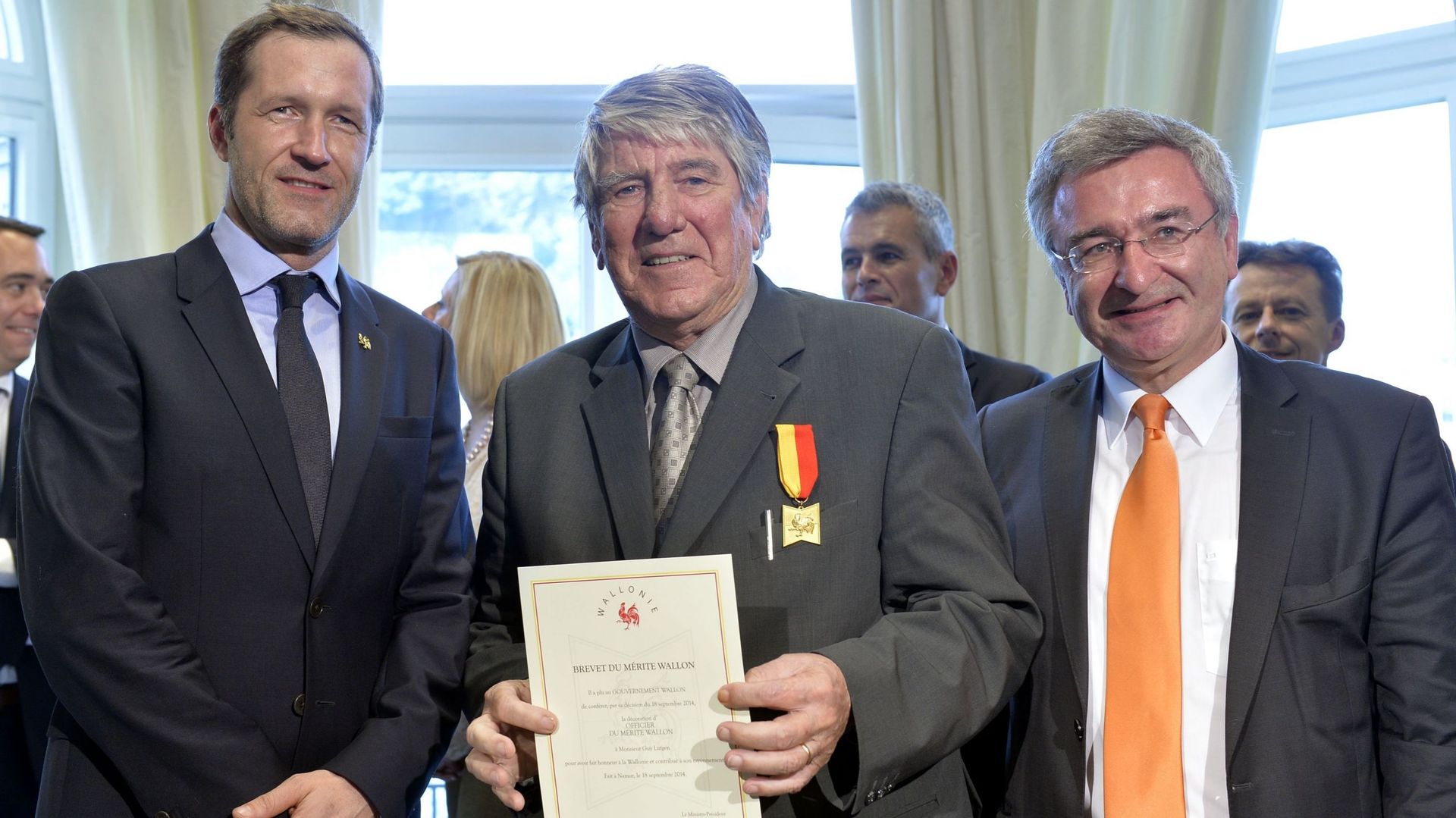 Guy Lutgen (au centre), entouré de Paul Magnette (PS) et René Collin (cdH) en 2014.