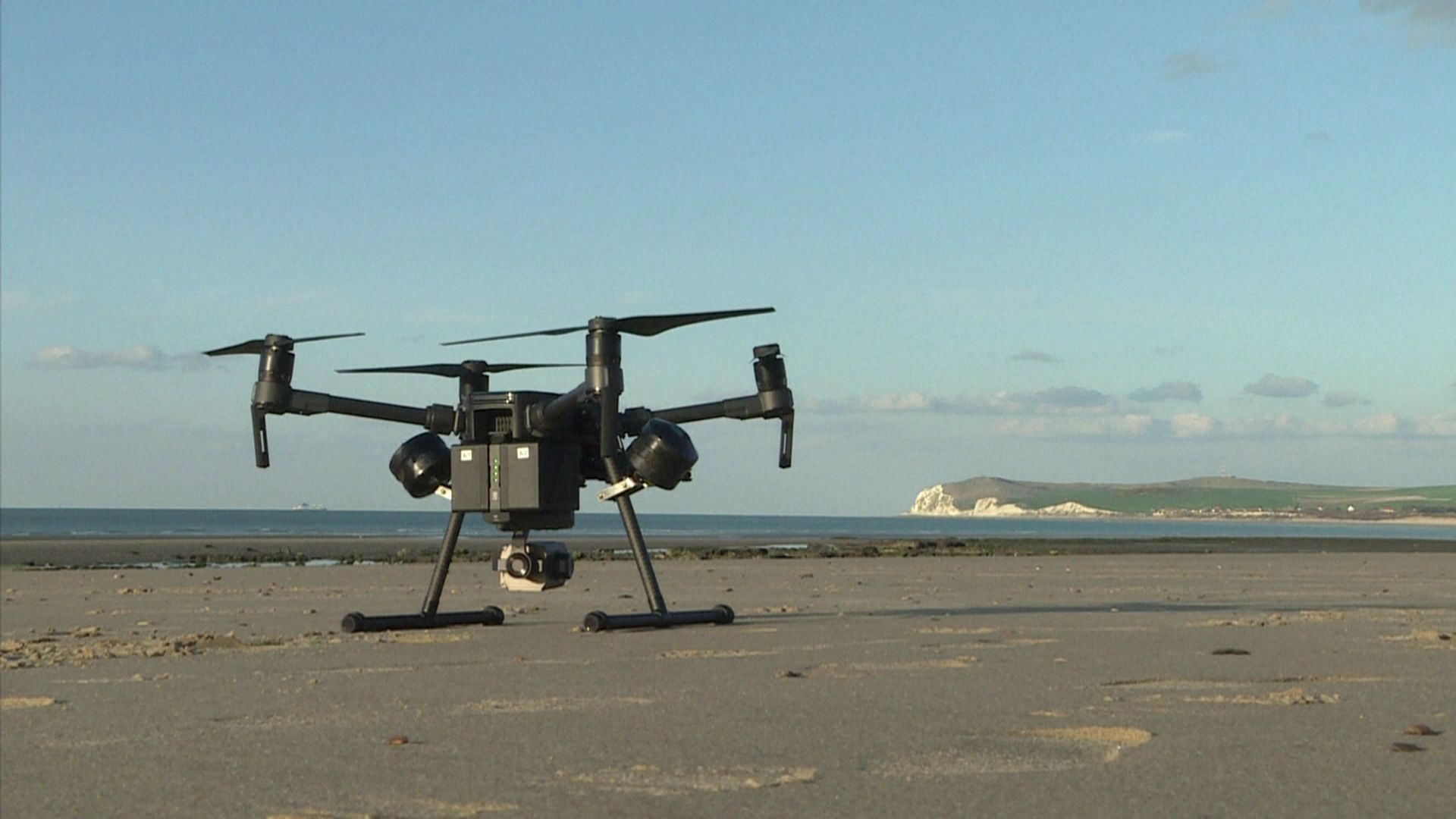 Traversées de la Manche: des drones pour repérer les migrants