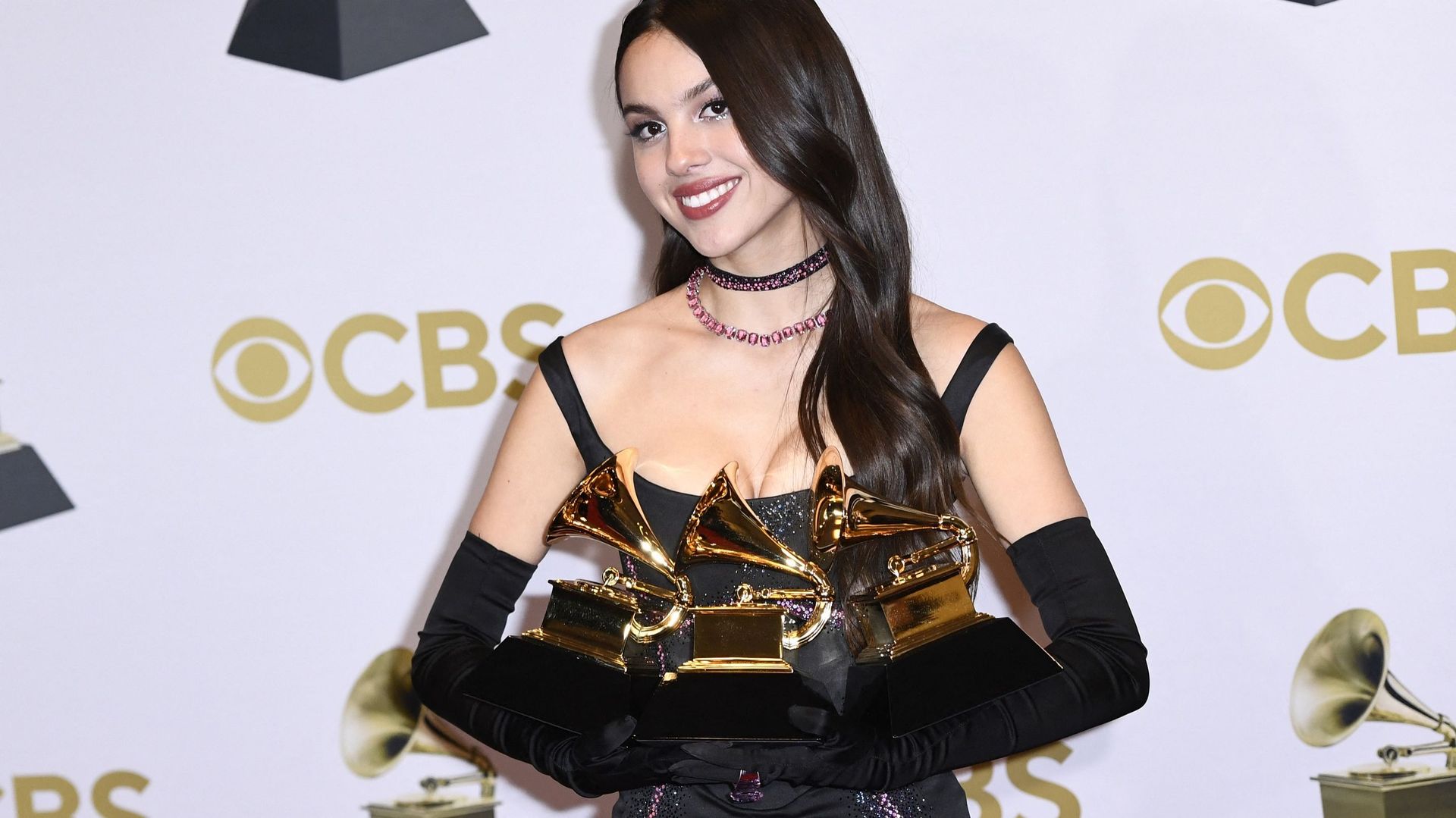 Olivia Rodrigo a confirmé son statut d’artiste montante en décrochant trois récompenses lors de la dernière édition des Grammy Awards.