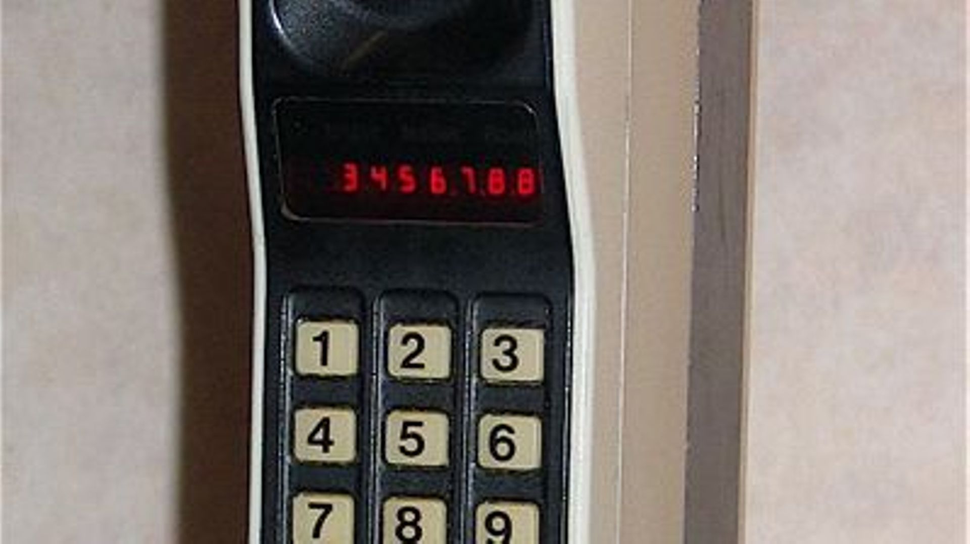 Le Motorola DynaTac 8000X ne ressemble pas du tout aux GSM de 2018, c'est pourtant lui le premier GSM