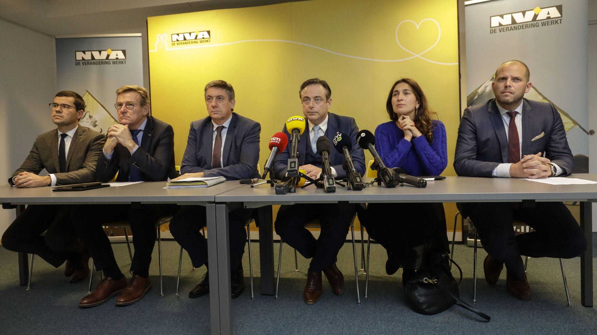 Les ex-ministres N-VA avec Bart De Wever