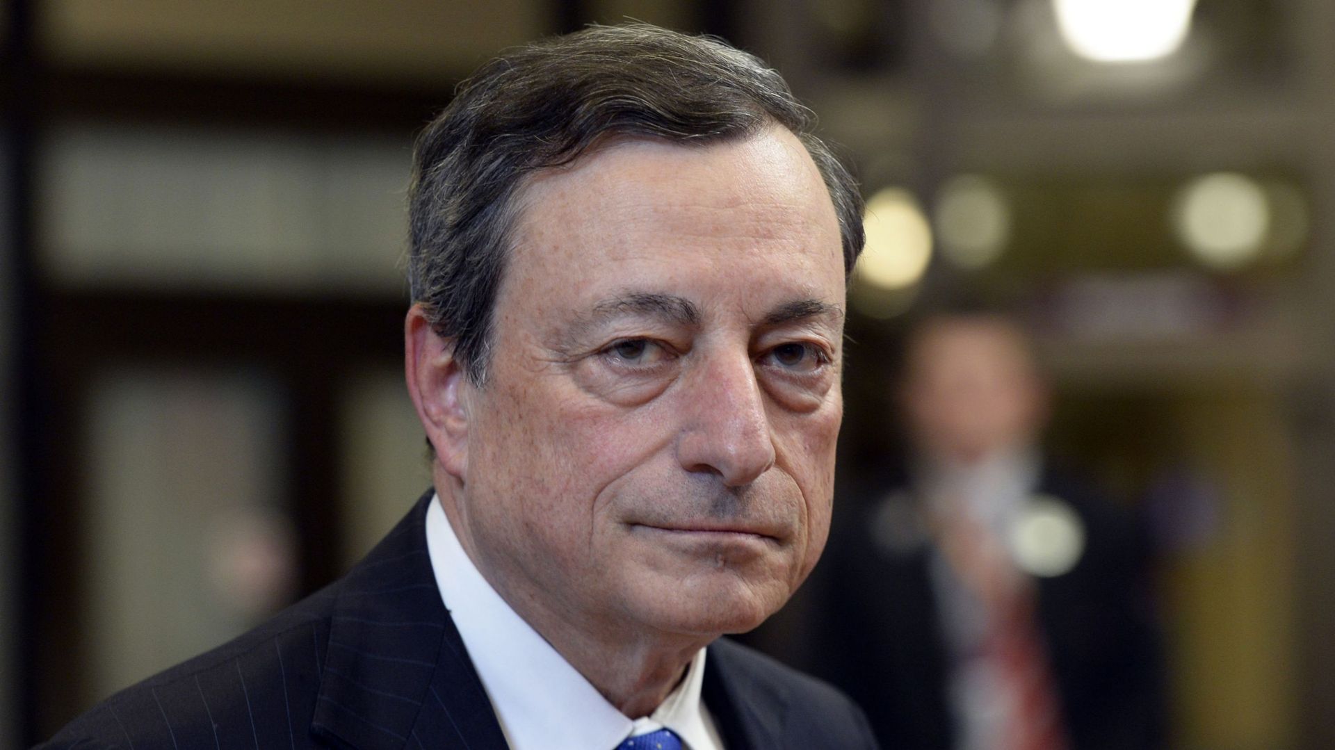 Le président de la BCE Mario Draghi rend hommage à Luc Coene