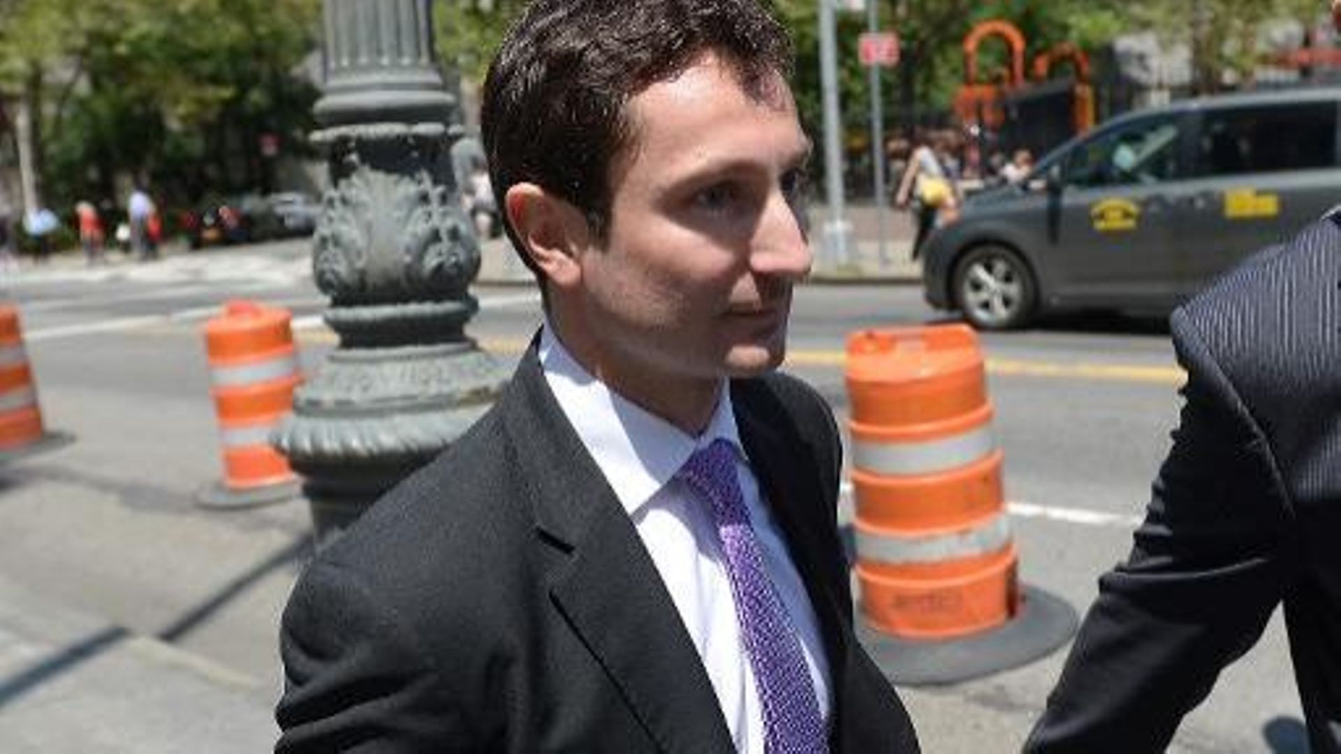 L'ex-trader de Goldman Sachs, Fabrice Tourre, quitte le tribunal à New York le 30 juillet 2013