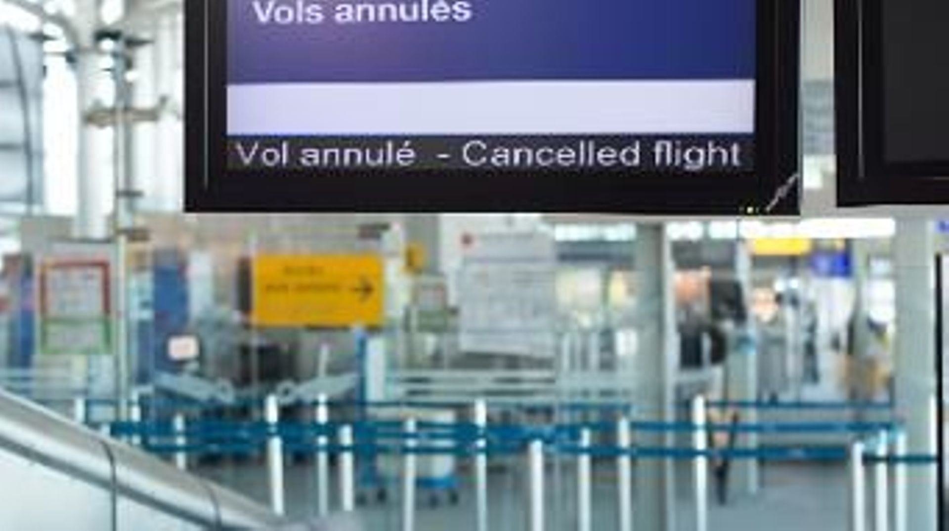 Un panneau indiquant l'annulation des vols Air France à l'aéroport de Marseille le 26 septembre 2014