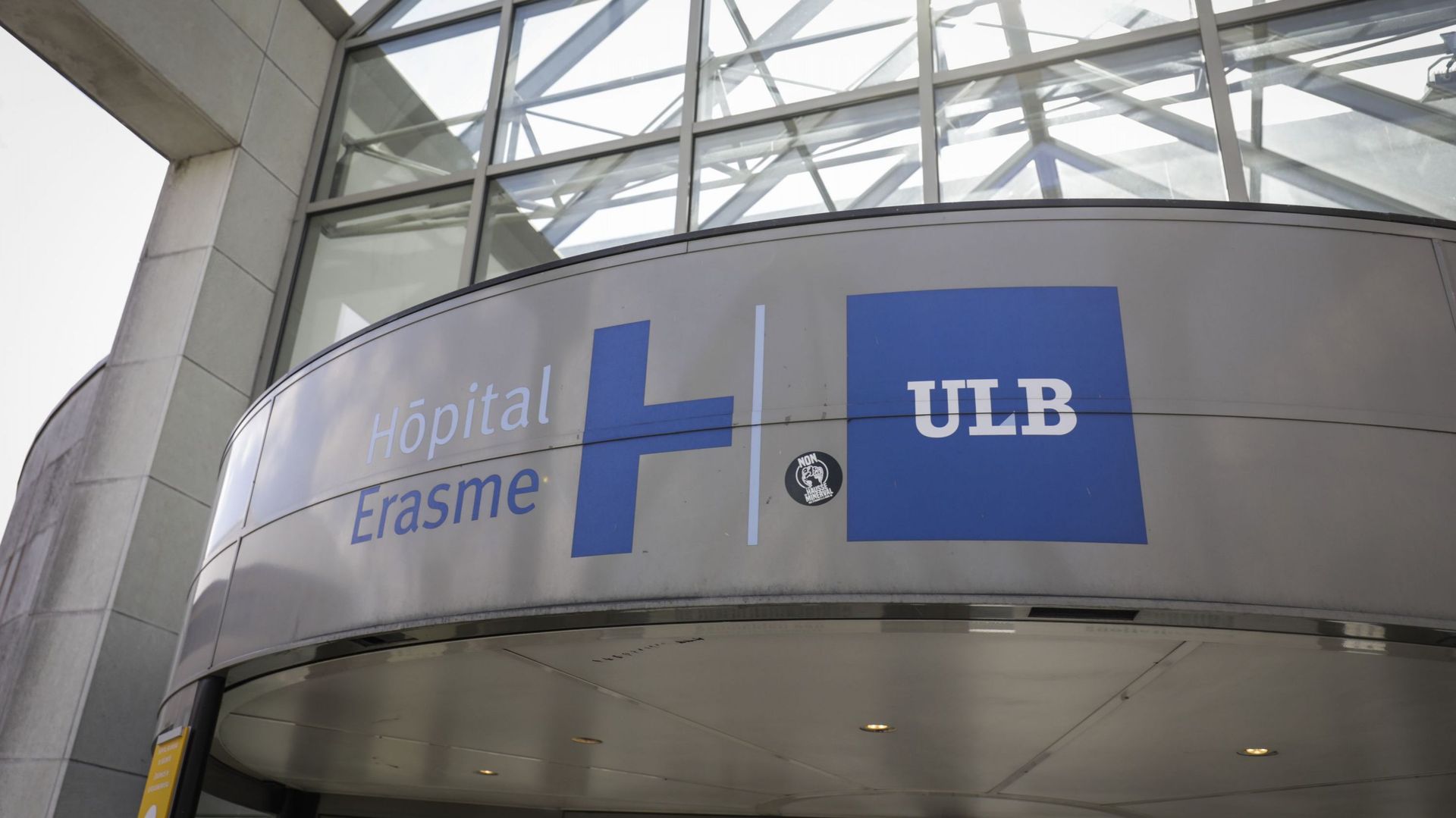 L'hôpital Erasme, comme d'autres établissements hospitaliers bruxellois, a ouvert une cellule de soutien psycho-social pour son personnel soignant confronté au coronavirus