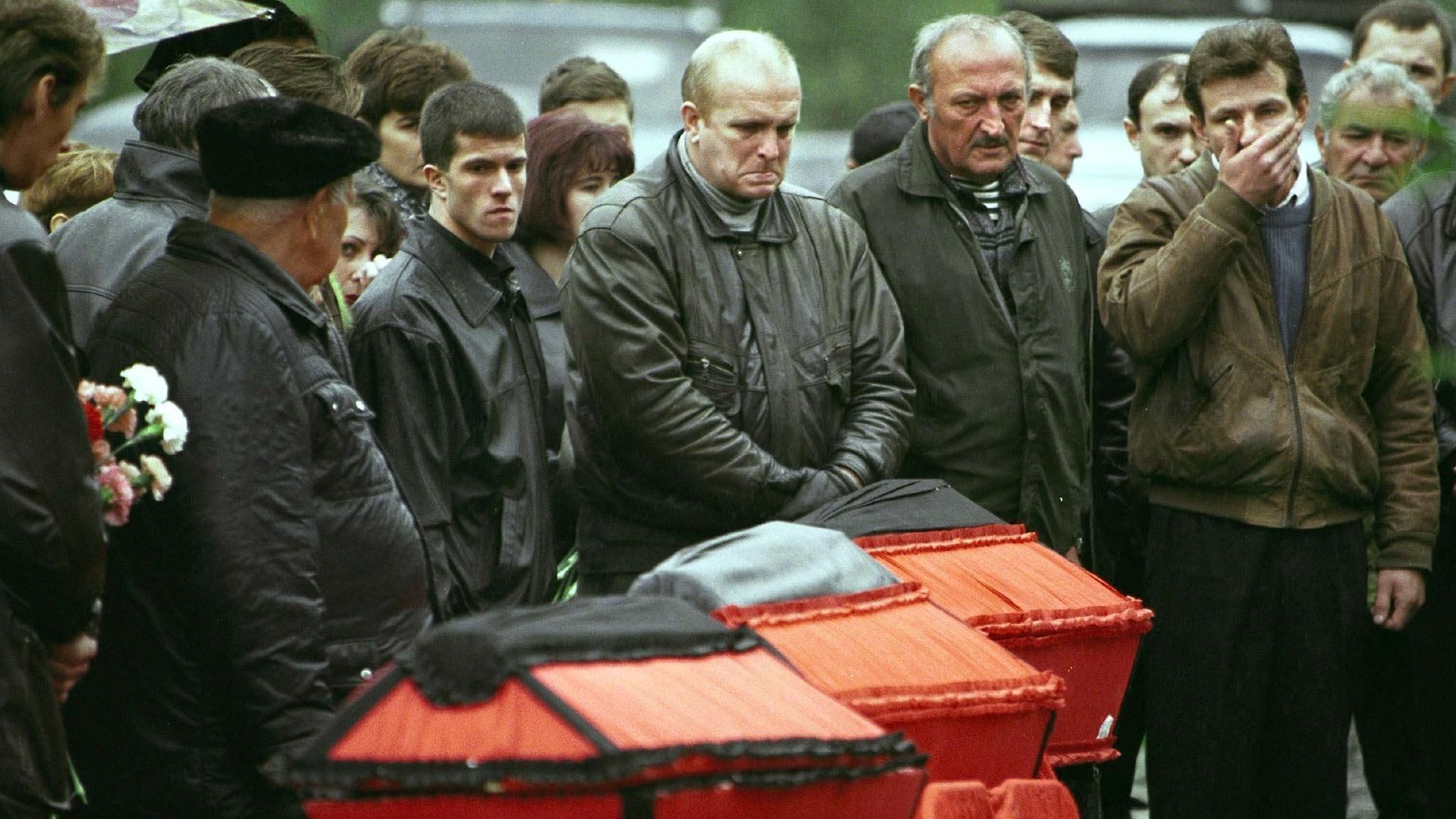 16 septembre 1999 : Funérailles des victimes d’un attentat à Moscou où 118 personnes ont été tuées.