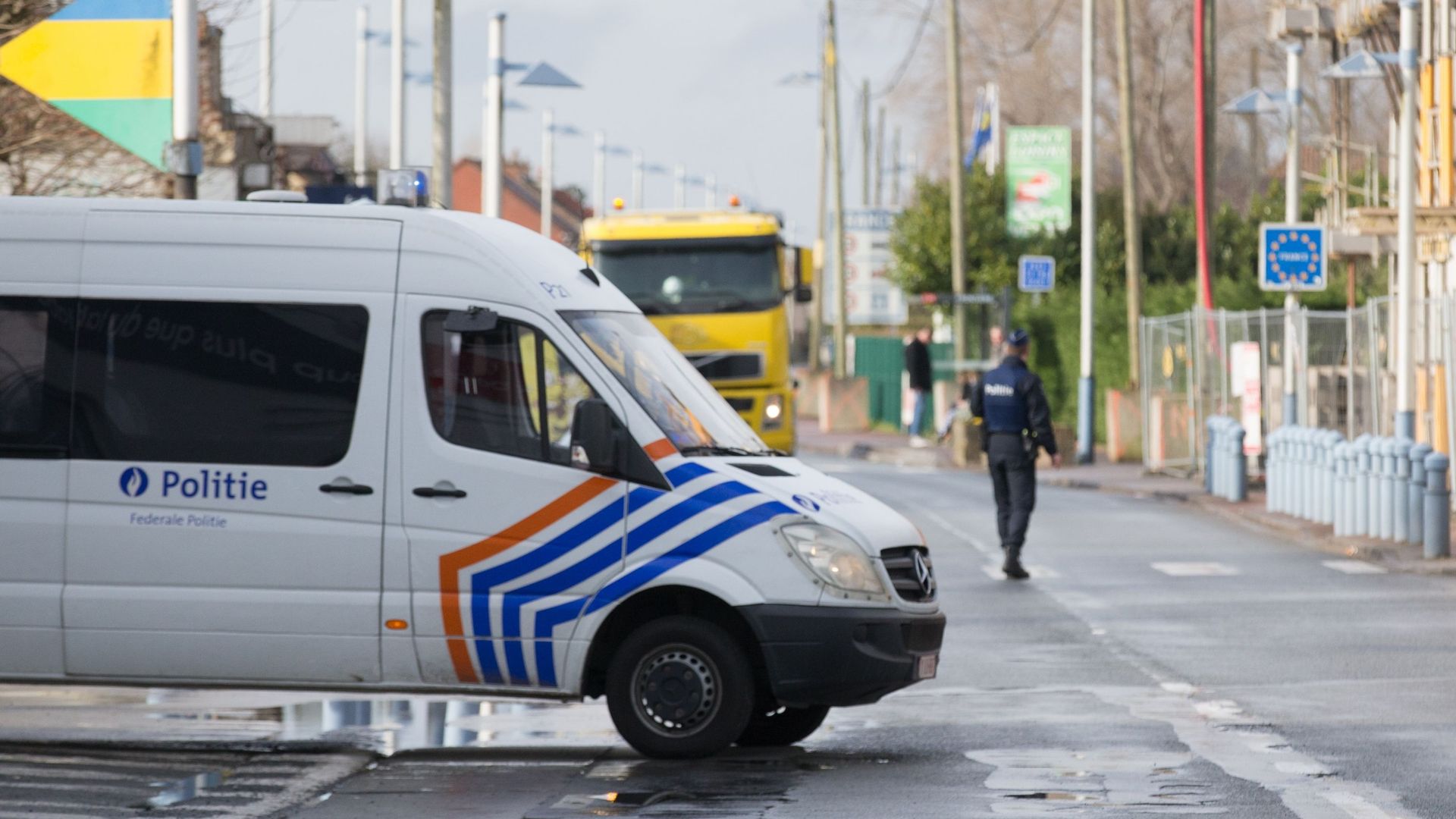Des policiers bruxellois surveilleront la frontière, pas de conséquences sur plan canal