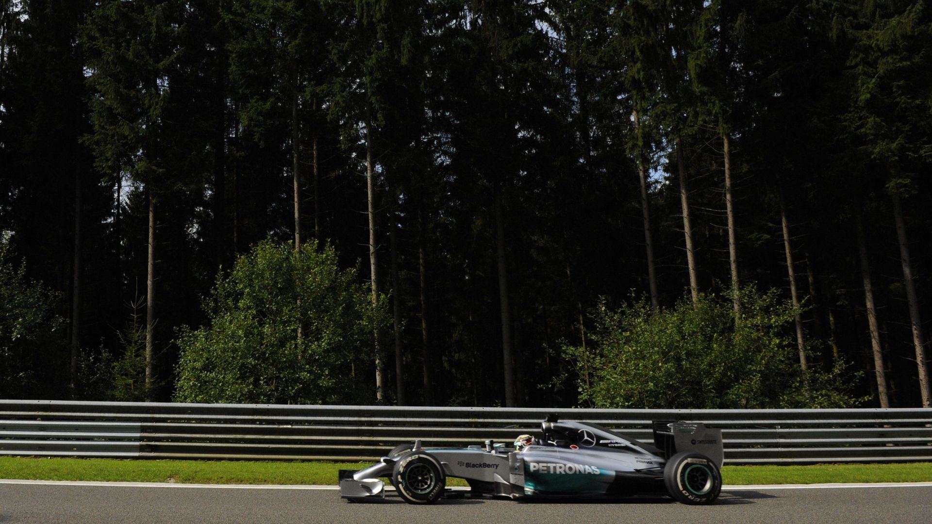 Formule 1: 2e séance libre: Hamilton le plus rapide