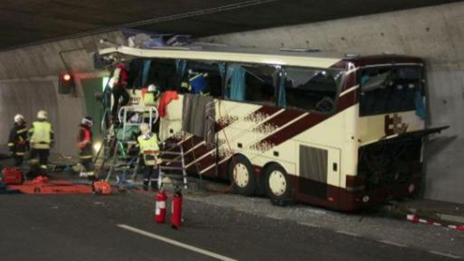 Car accidenté dans le tunnel de Sierre (Suisse)