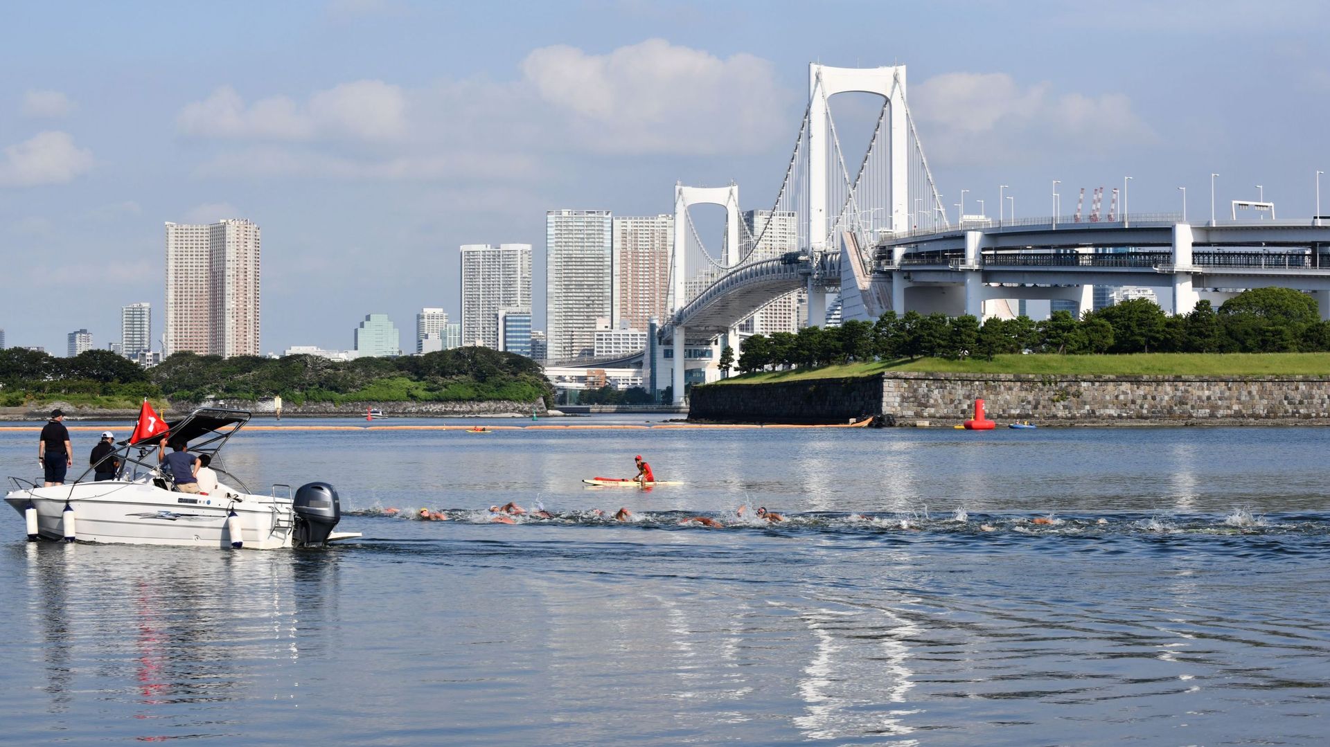 FINA et nageurs s'inquiètent de la qualité et la température de l'eau dans la baie à Tokyo