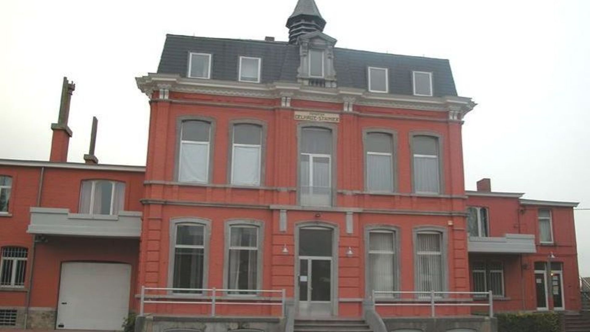 Le Château Delhaize à Ransart  propose 12 logements de 1 à 3 chambres