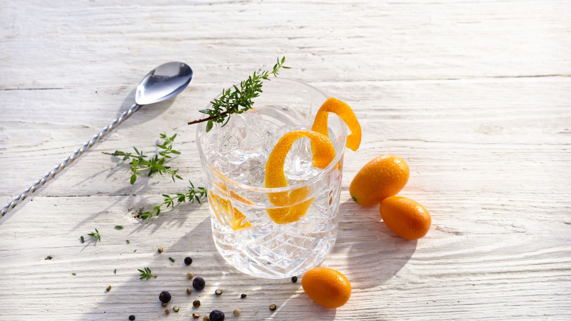 Thierry Verhoeven est le créateur du Gin aux Kumquats, un agrume original qu’il se procure en Andalousie dans une exploitation tenue par une Belge