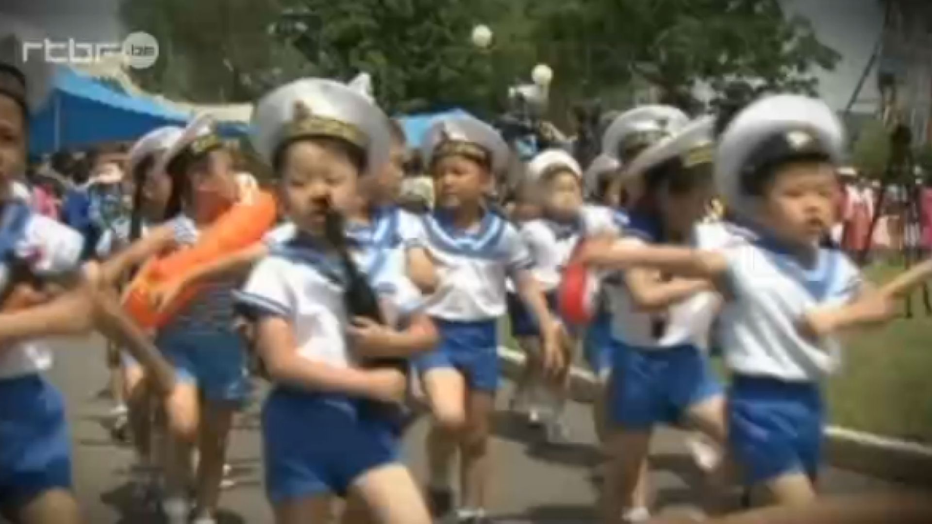 Un défilé militaire en version réduite pour la fête des enfants en Corée du Nord