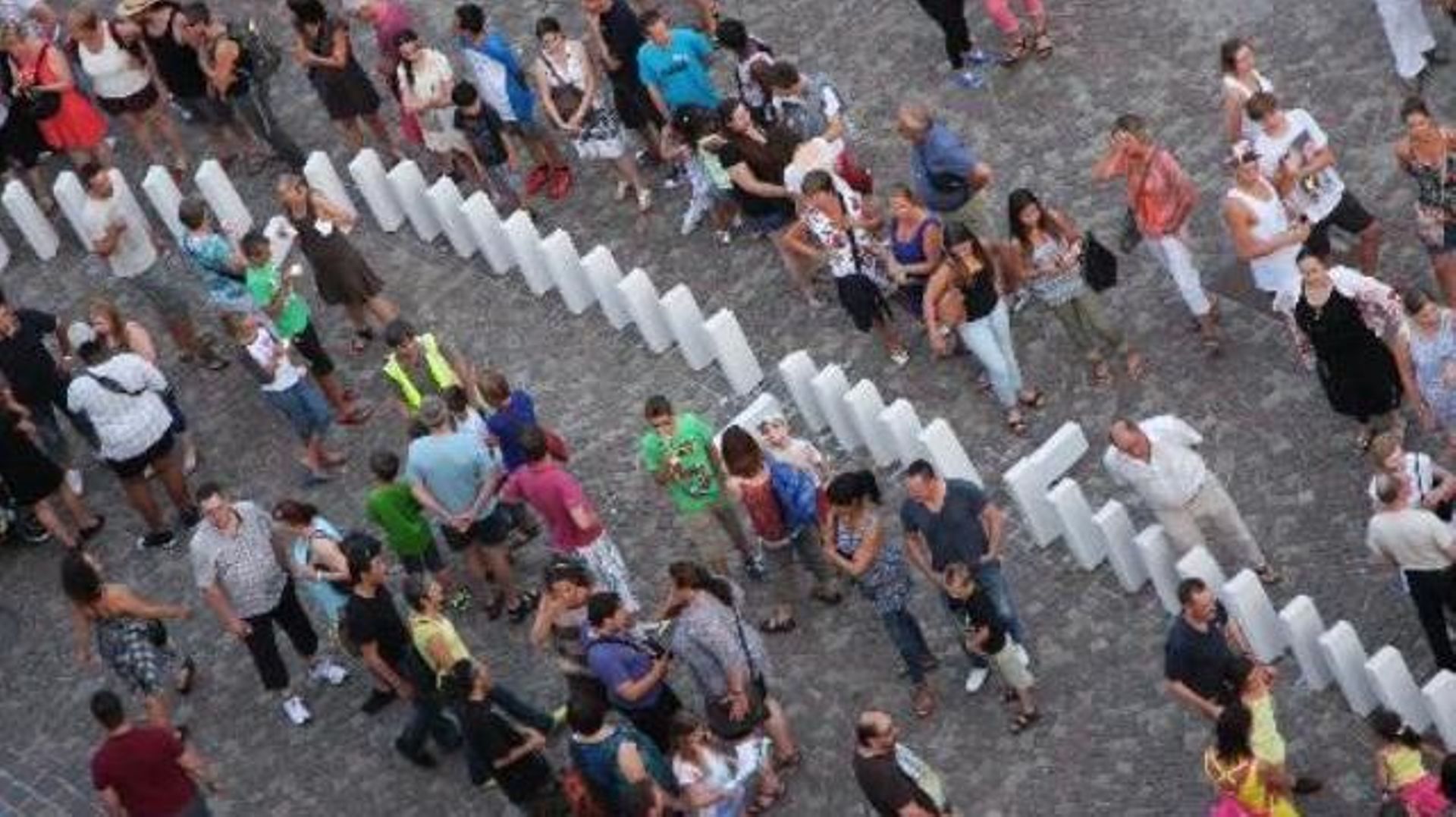 40.000 personnes ont assisté jeudi au tombé des "Dominos" de Mons 2015