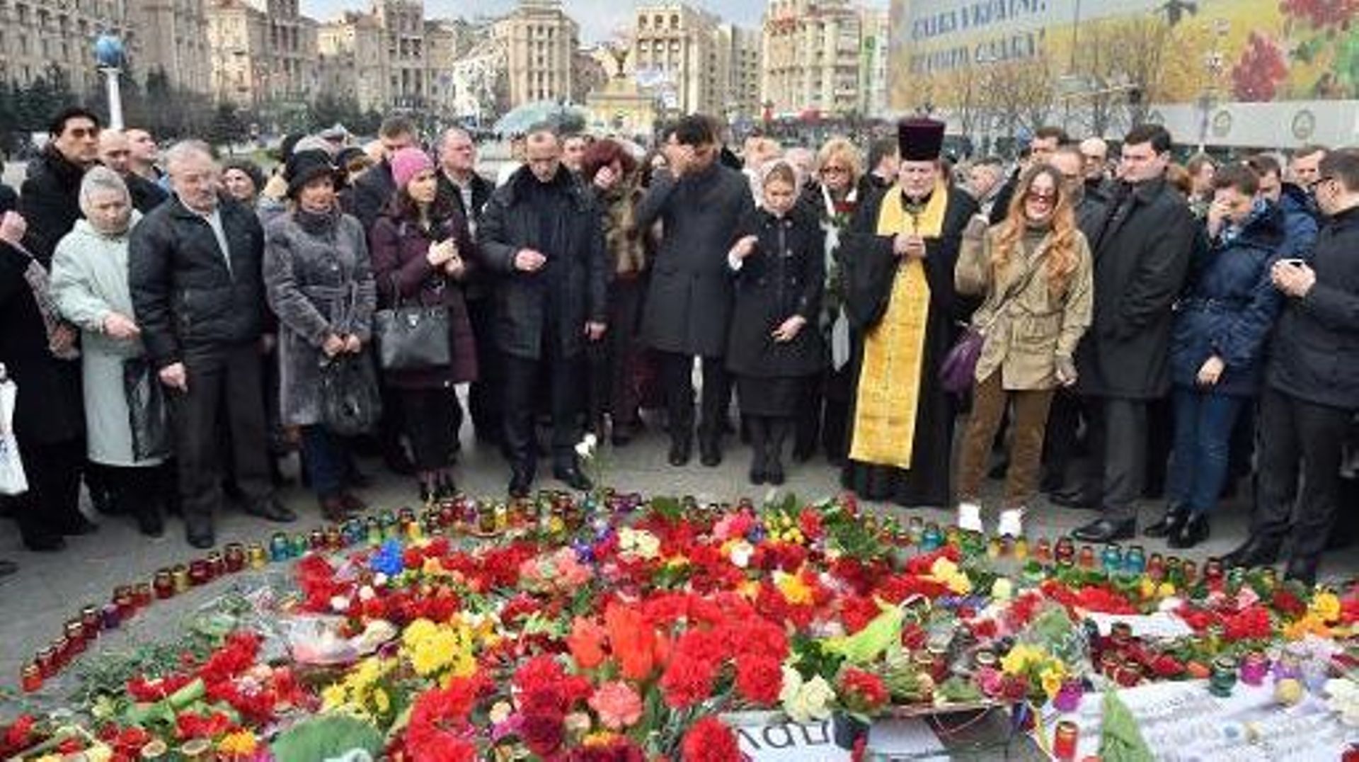 Un rassemblement devant le Kremlin en hommage à l'opposant russe Boris Nemtsov le 1er mars 2015