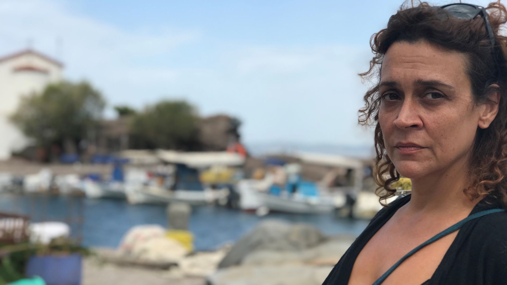 Comment écouter Lesbos, les oubliés de l'Europe en podcast ? 