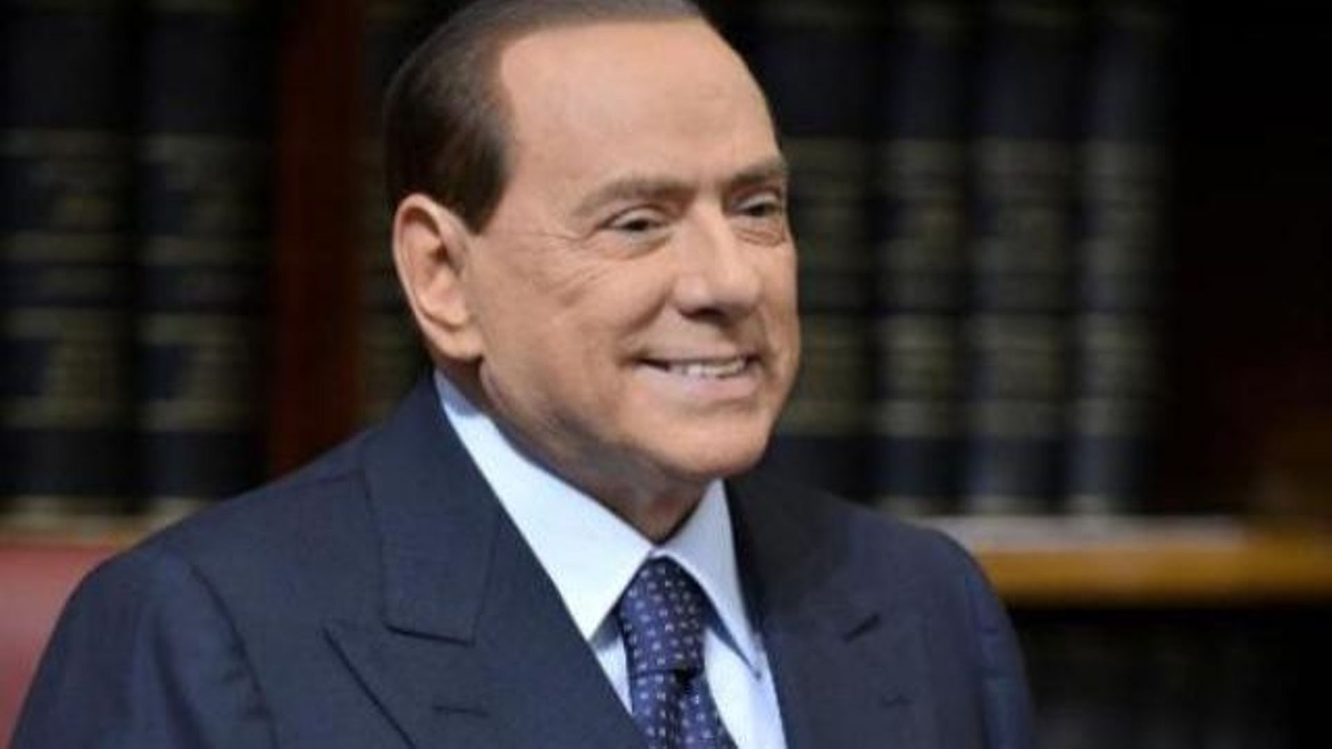 Italie: Berlusconi annonce qu'il renonce à être président du Conseil