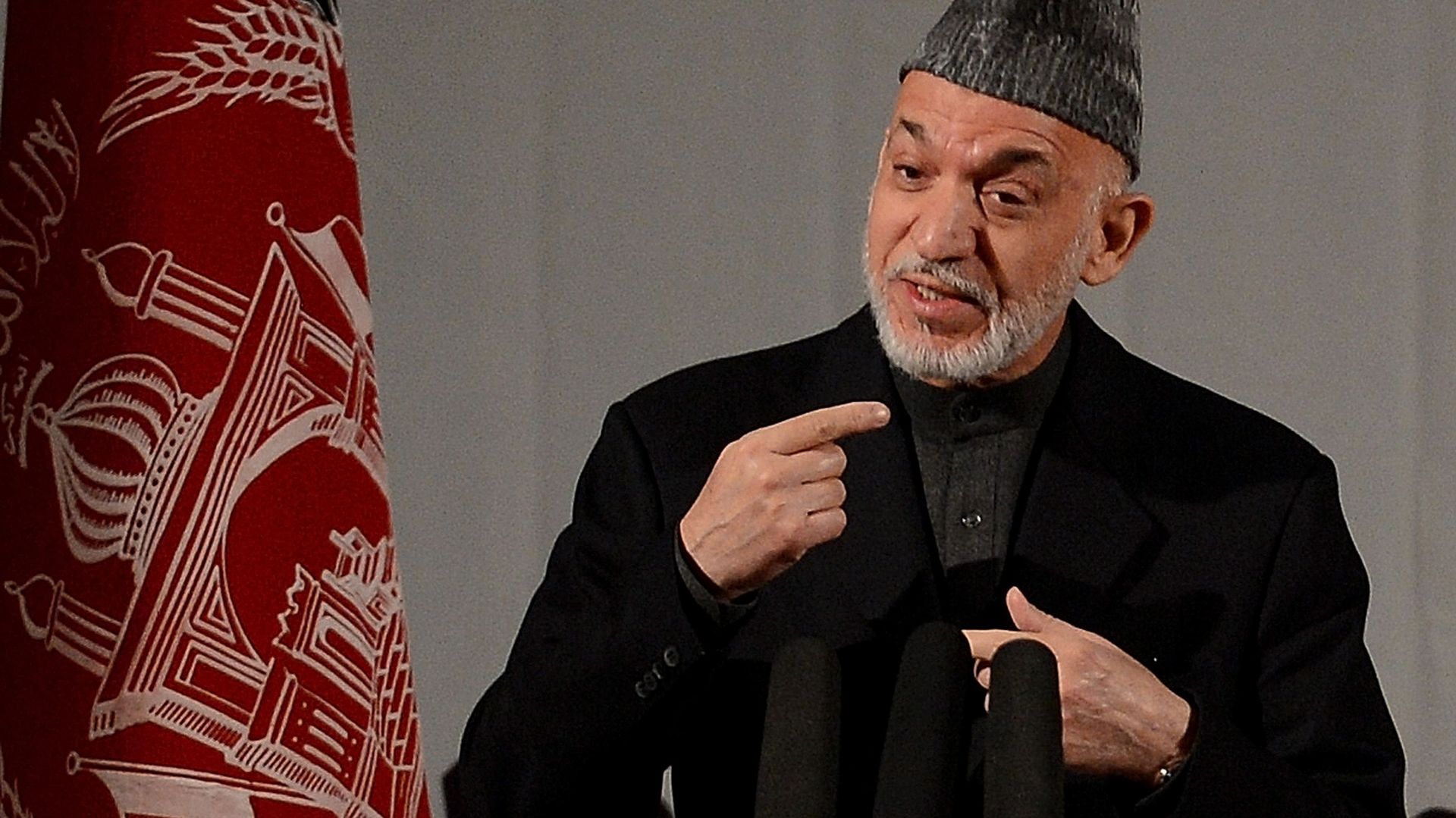 Hamid Karzaï, le président afghan, a tenu des déclarations agressives à l'égard des USA, ce a tendu le dialogue