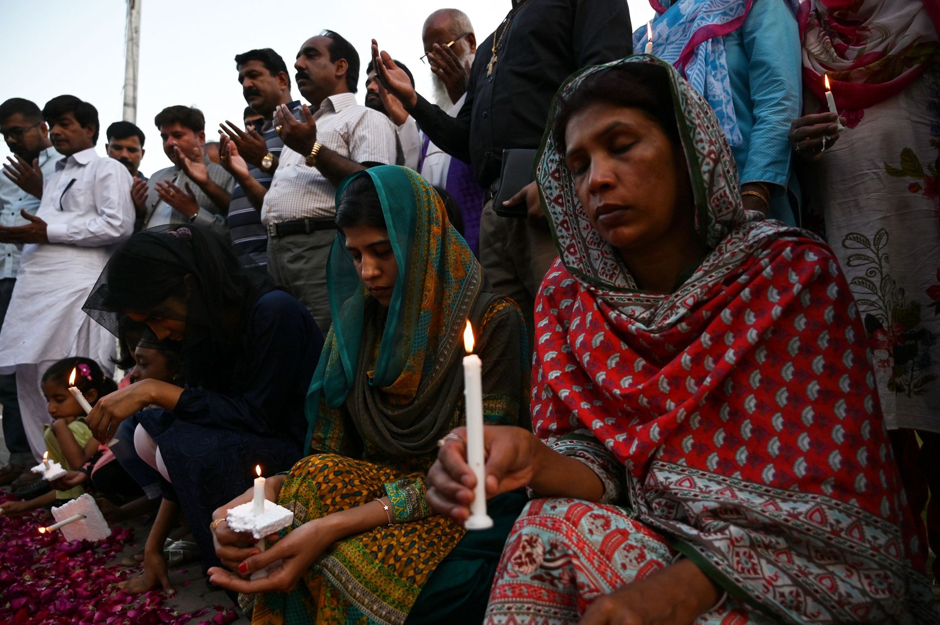 Des Pakistanais chrétiens se recueillent à Islamabad le 22 avril 2019 en mémoire des victimes