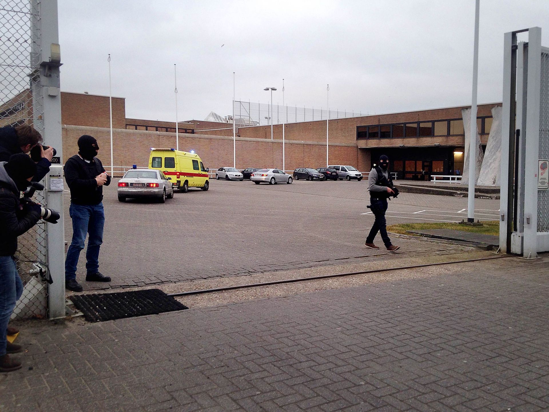 Salah Abdeslam est arrivé samedi en fin d'après-midi à la prison de Bruges